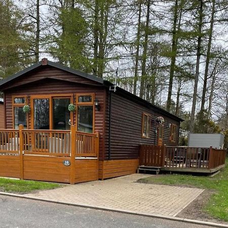 Tranquil Lodge Hot Tub And Free Golf Swarland Exterior foto