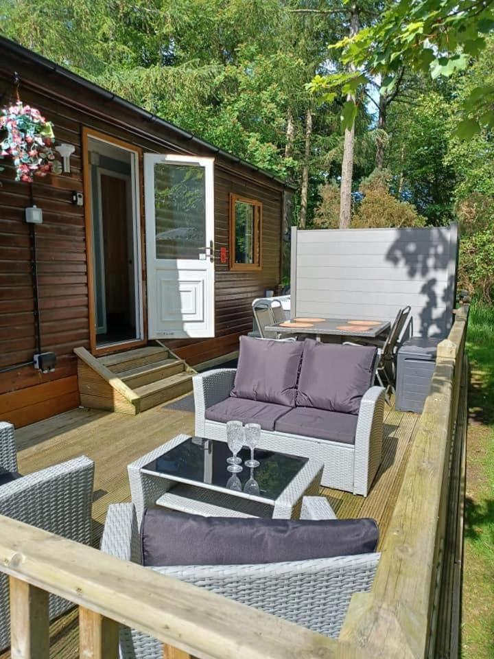 Tranquil Lodge Hot Tub And Free Golf Swarland Exterior foto
