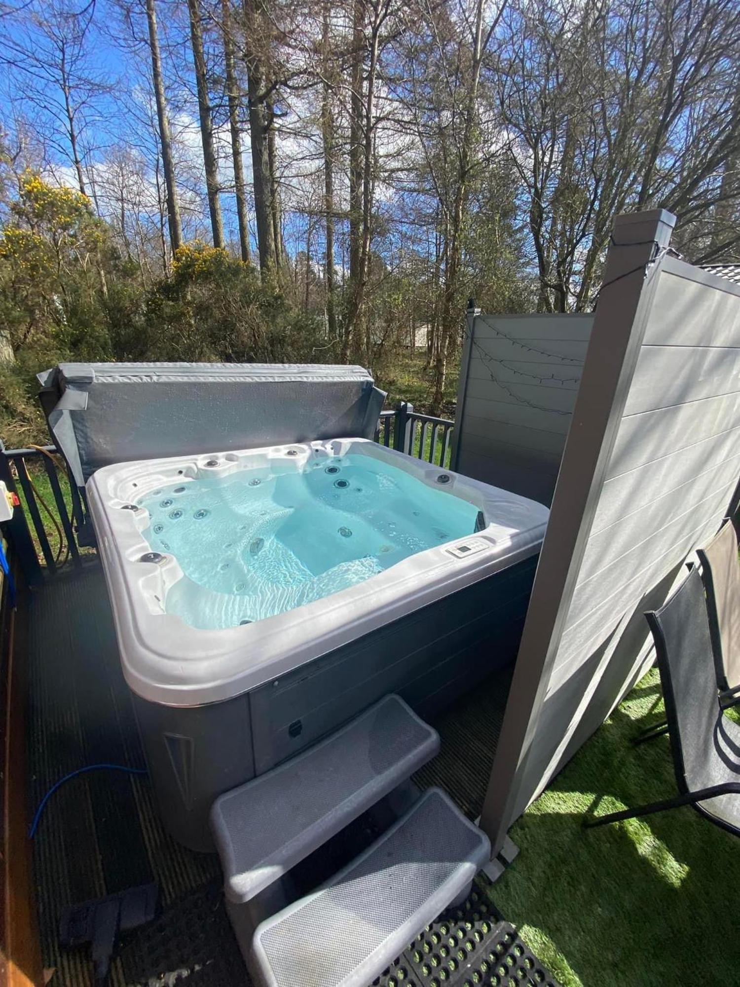 Tranquil Lodge Hot Tub And Free Golf Swarland Exterior foto